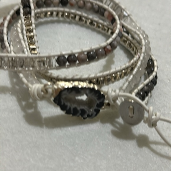 White sparkling stone wrap around leather bracelet - Picture 5 of 6